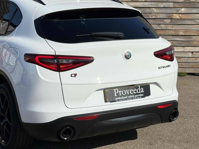 2020 Alfa Romeo Stelvio 2.0 T Nero Edizione
