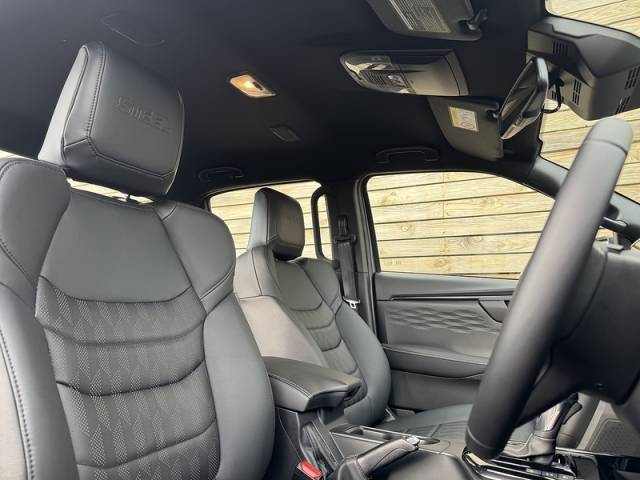Isuzu D-max 1.9 V-Cross STEEL Auto