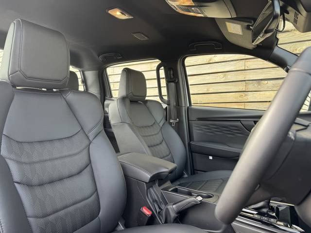 Isuzu D-max 1.9 V-Cross Dcb