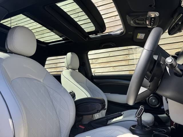2023 Mini Hatch 2.0 2023'23 Cooper S Exclusive | Pan Roof | Harmon Kardon