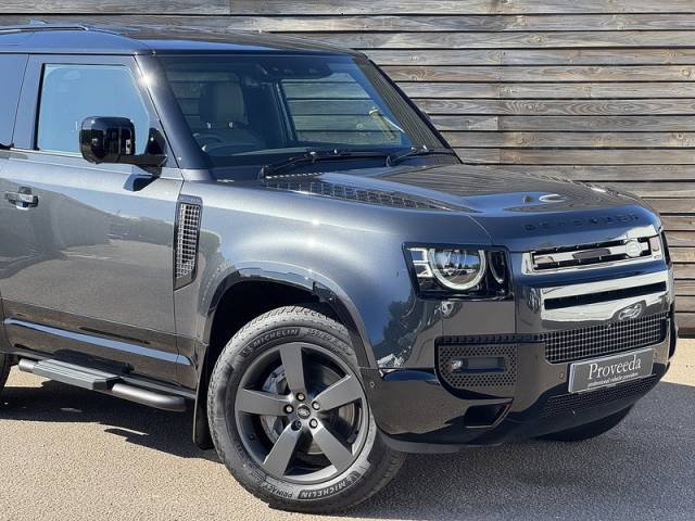 2025 Land Rover Defender 3.0 2024'74 D350 MHEV X-Dynamic SE | Side Steps | Spoiler