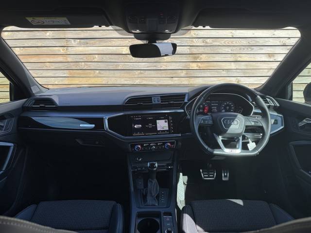 2023 Audi Q3 1.5 2023'23 TFSI CoD Black Edition | SONOS | Heated Front Seats