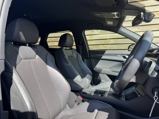 2023 Audi Q3 1.5 2023'23 TFSI CoD Black Edition | SONOS | Heated Front Seats