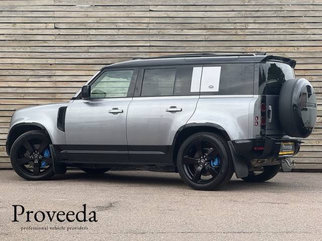 2024 Land Rover Defender 3.0 2024'24 D300 MHEV X-Dynamic HSE | Pan Roof | Heated Steering Wheel