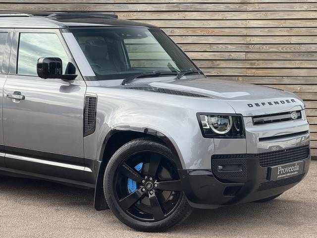 2024 Land Rover Defender 3.0 2024'24 D300 MHEV X-Dynamic HSE | Pan Roof | Heated Steering Wheel