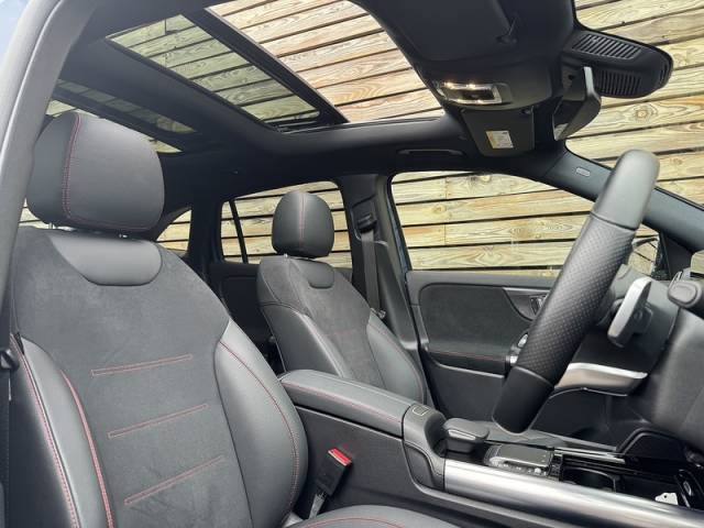 2023 Mercedes-Benz GLA 2.0 2023'23 GLA200d AMG Line Night Edition | Premium Plus | Pan Roof