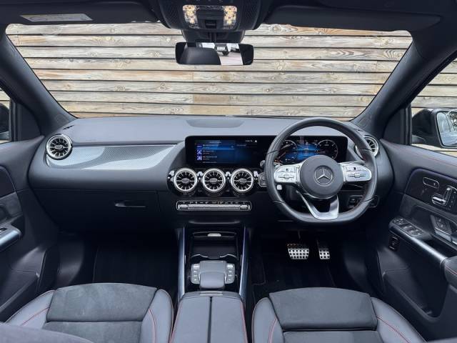 2023 Mercedes-Benz GLA 2.0 2023'23 GLA200d AMG Line Night Edition | Premium Plus | Pan Roof