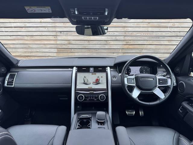 2023 Land Rover Discovery 3.0 2023'72 D300 MHEV Metropolitan Edition | Big Spec | Pan Roof