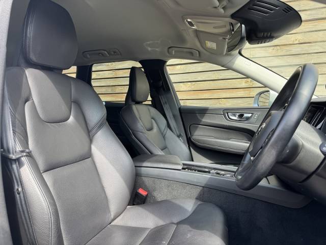 2020 Volvo XC60 2.0 2020'20 B5 MHEV Momentum | Heated Steering Wheel | Top Spec!
