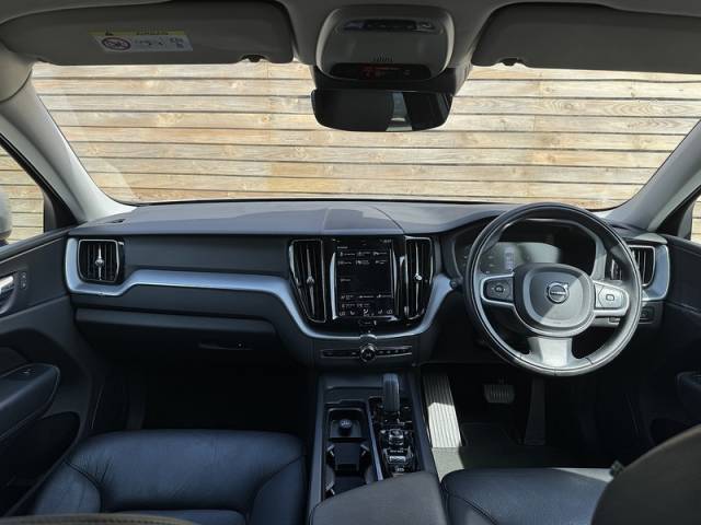 2020 Volvo XC60 2.0 2020'20 B5 MHEV Momentum | Heated Steering Wheel | Top Spec!