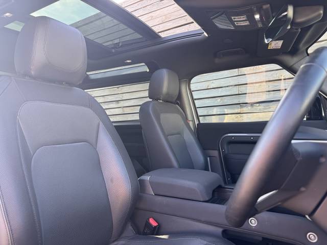 2022 Land Rover Defender 3.0 2022'22 D250 MHEV X-Dynamic SE | Pan Roof | Exterior Upgrades