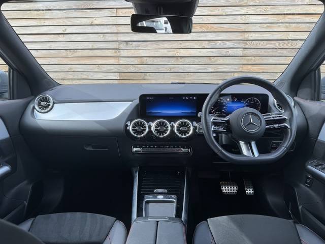 2025 Mercedes-Benz GLA 1.3 2025'74 GLA200h MHEV AMG Line | Premium Pack | De Chromed