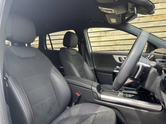 2025 Mercedes-Benz GLA 1.3 2025'74 GLA200h MHEV AMG Line | Premium Pack | De Chromed