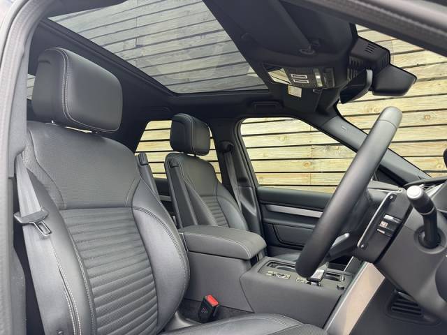 2023 Land Rover Discovery 3.0 2023'23 D250 MHEV R-Dynamic SE | Pan Roof | Heated Seats