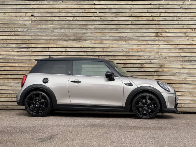 2022 Mini Hatchback 2.0 Cooper S Exclusive