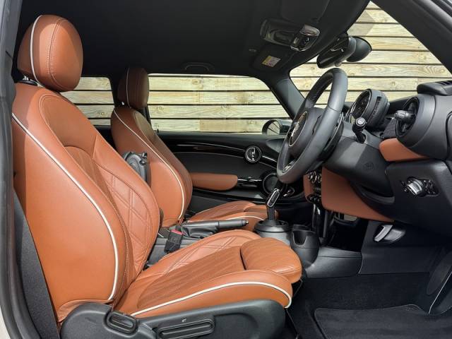 2022 Mini Hatchback 2.0 Cooper S Exclusive