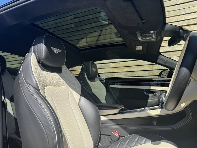 2022 Bentley Continental GT 4.0 2022'72 V8 GT | Mulliner | Pan Roof