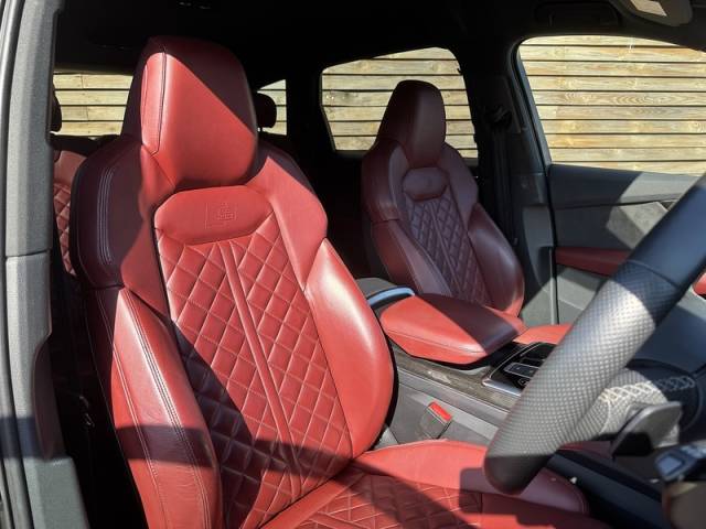 2022 Audi Q7 4.0 2022'22 TFSI V8 Black Edition | HUGE SPEC CAR
