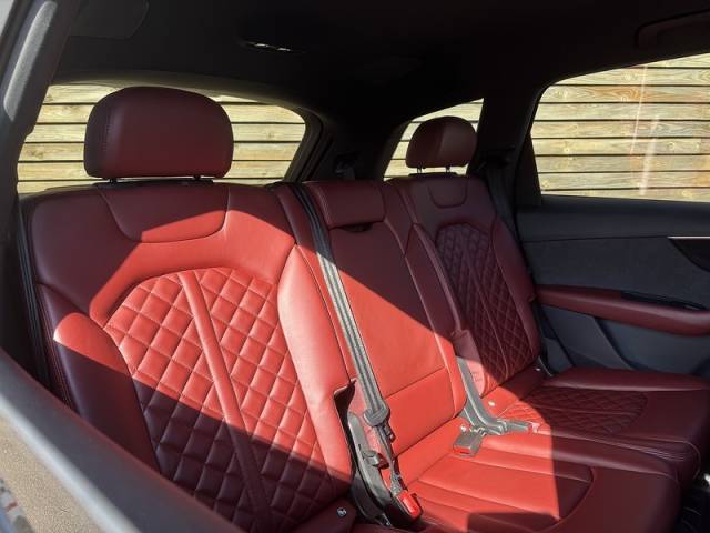 2022 Audi Q7 4.0 2022'22 TFSI V8 Black Edition | HUGE SPEC CAR