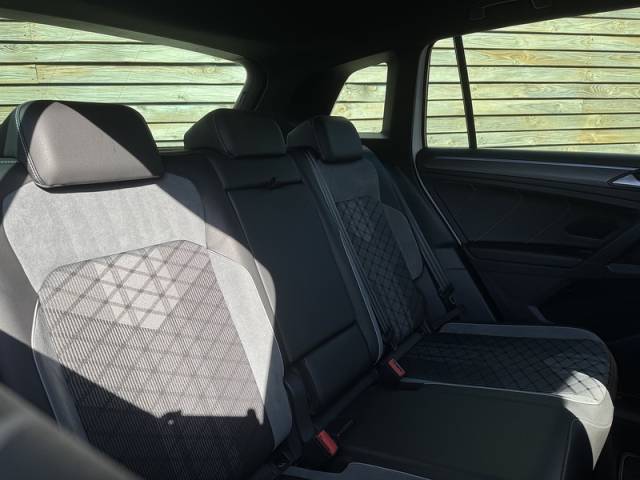 2021 Volkswagen Tiguan 2021'21 TSI R-Line | LOW MILES | 1.5 PETROL