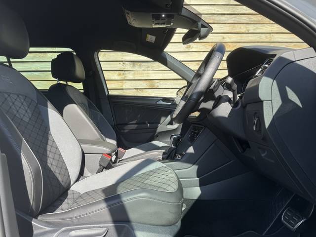 2021 Volkswagen Tiguan 2021'21 TSI R-Line | LOW MILES | 1.5 PETROL